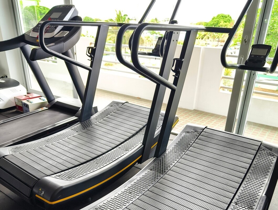 a shot of weight loss treadmill walking options, both manual and automatic