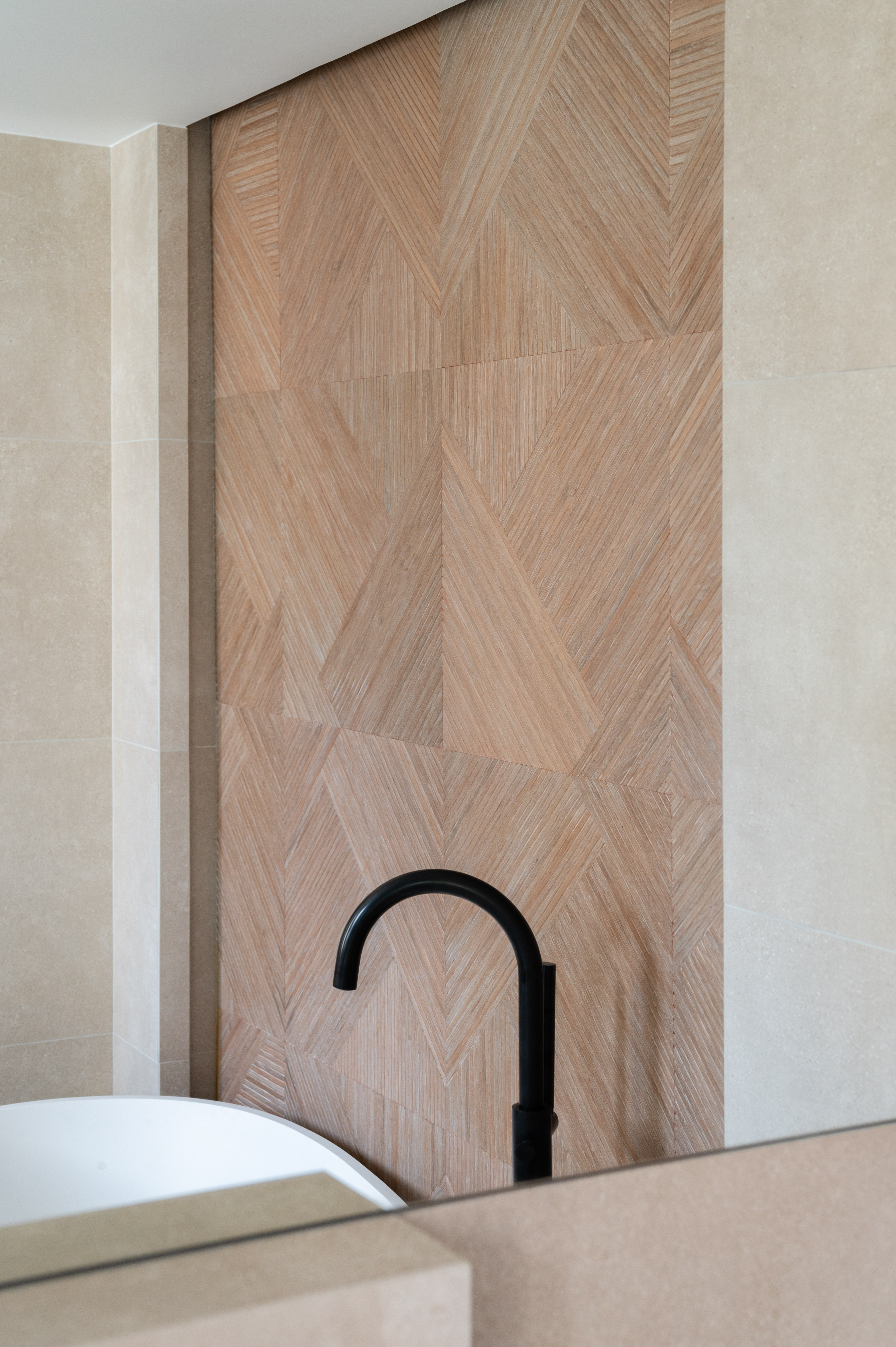 Modern washroom with light mirror 