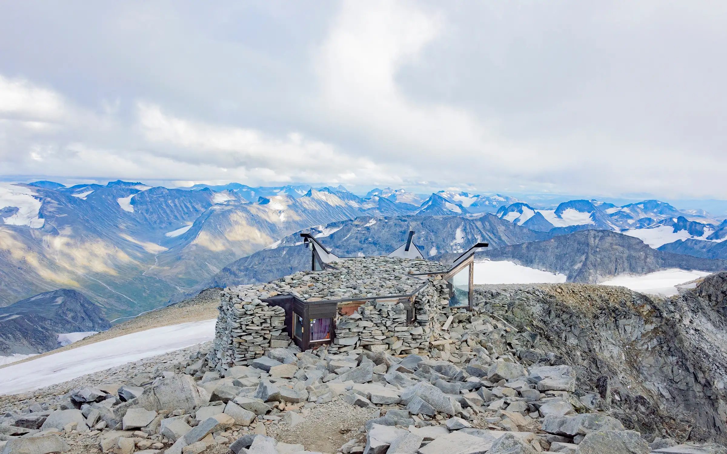 Galdhøpiggen - norges høyeste fjell | Expa Travel