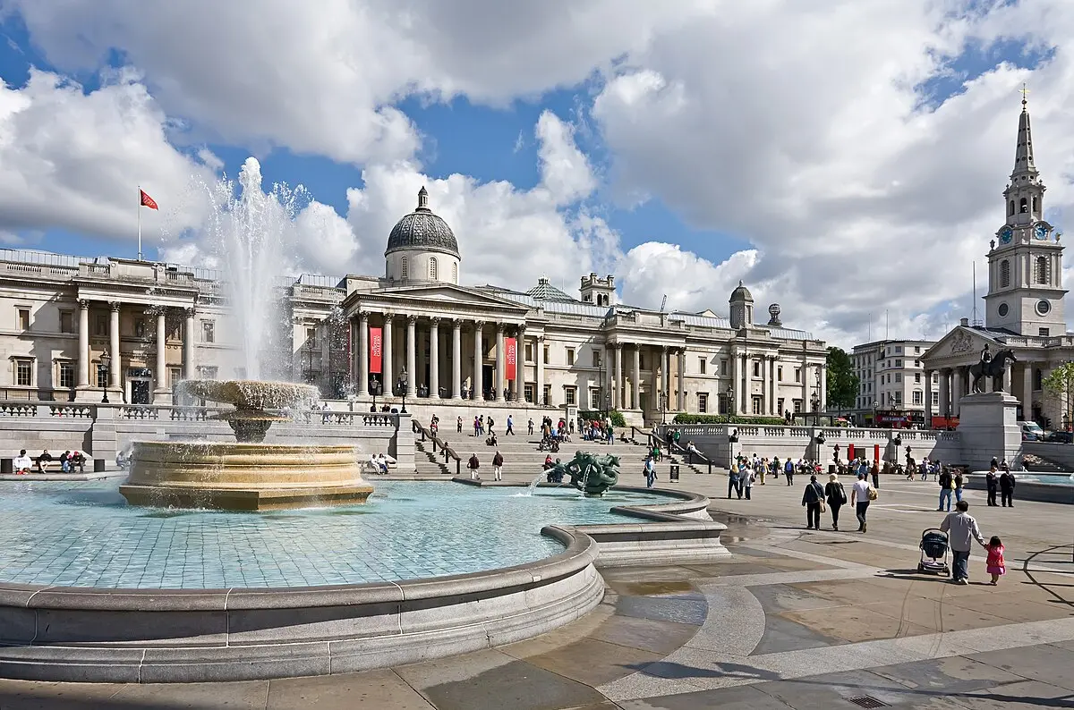 The iconic landmark at the heart of London surrounded by the best restaurants near Trafalgar Square .