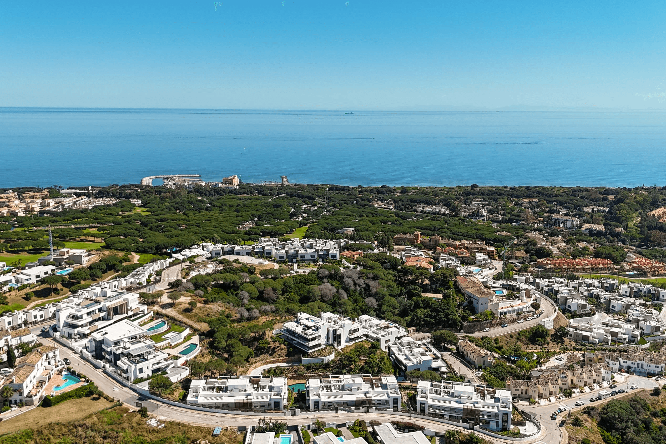 luxury accommodation near golf and beach in marbella
