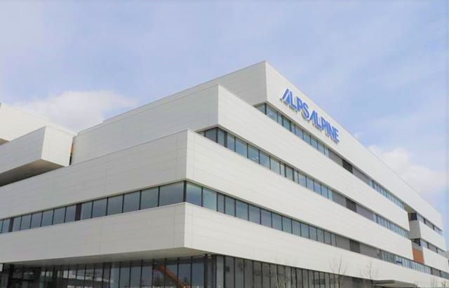 Photo of the supplier's manufacturing facility, plant, or products