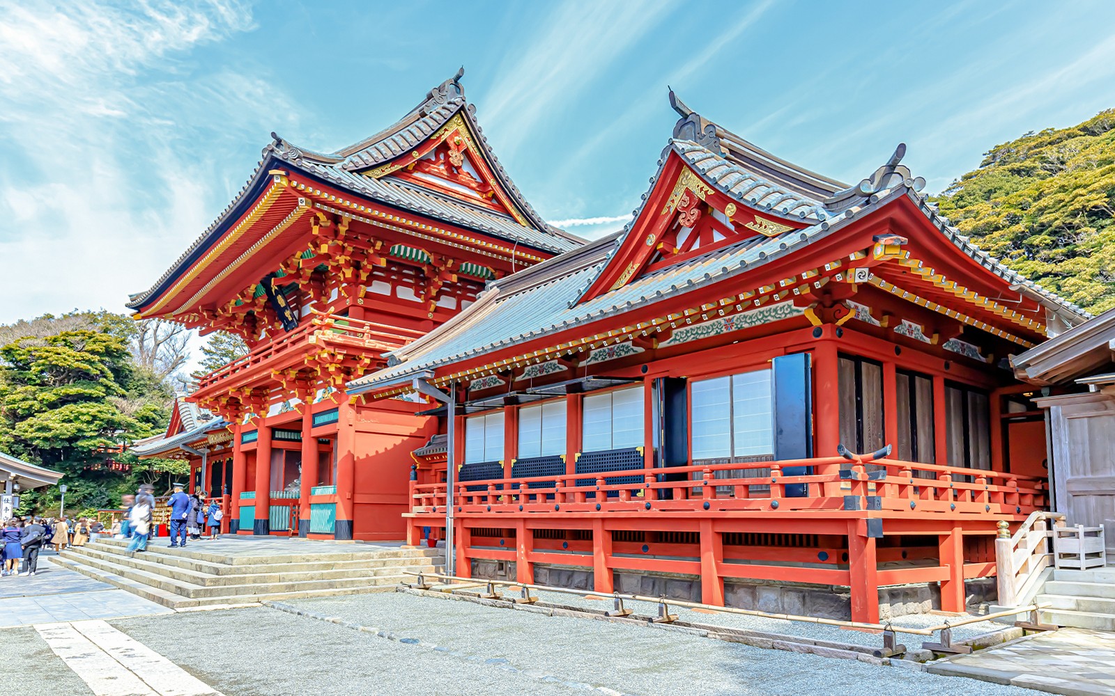 Tsurugaoka Hachimangu in early spring
