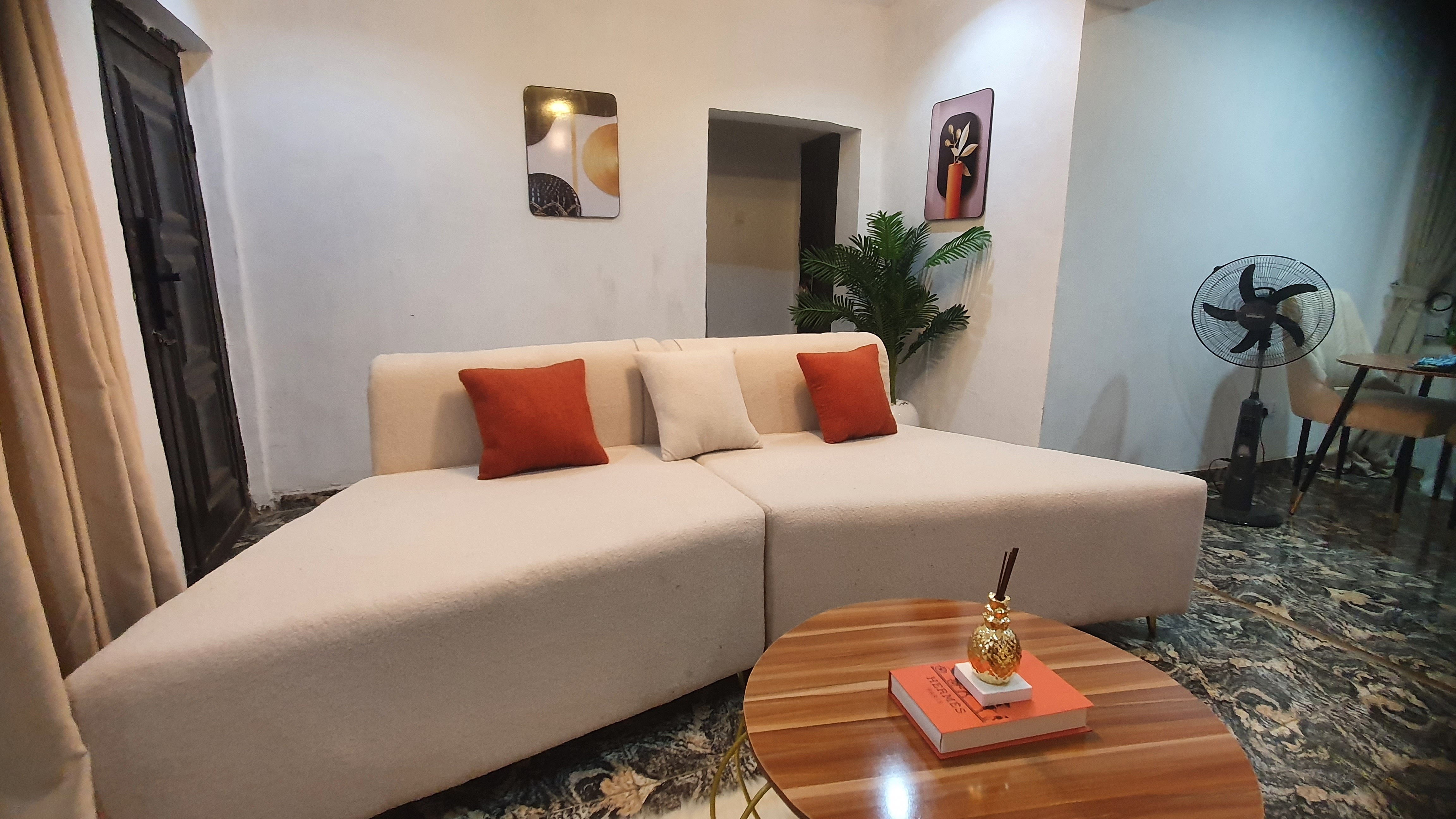 elite suite sitting room