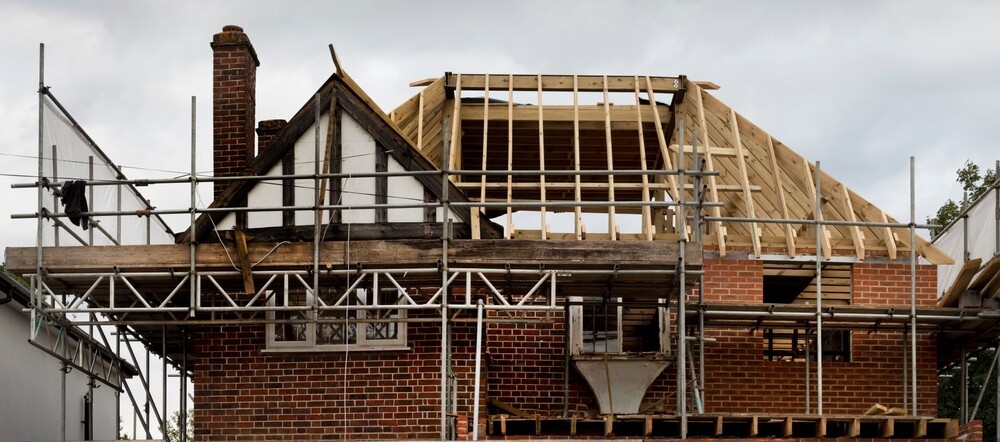 Roof extension during the building process