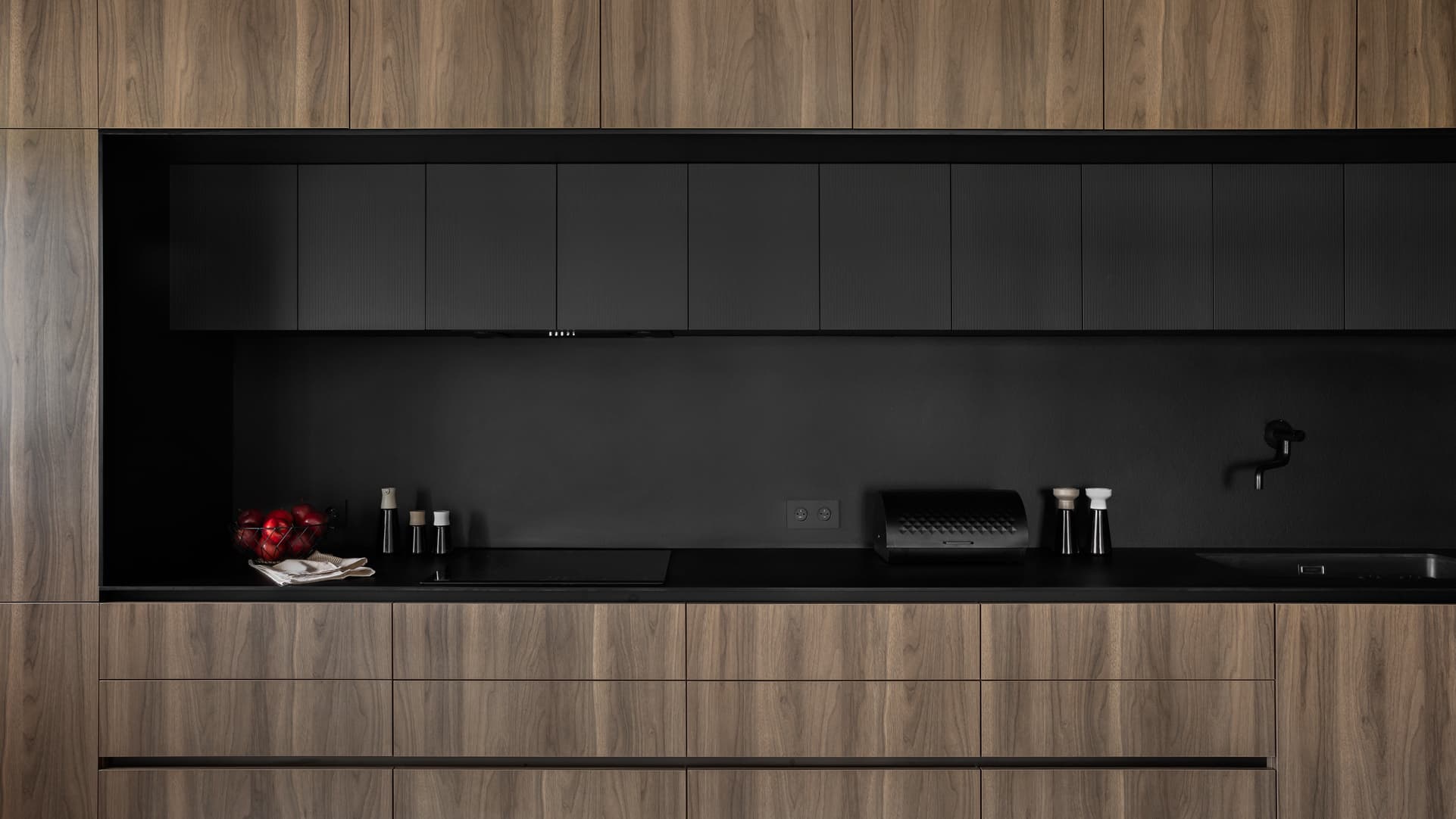 dark kitchen design