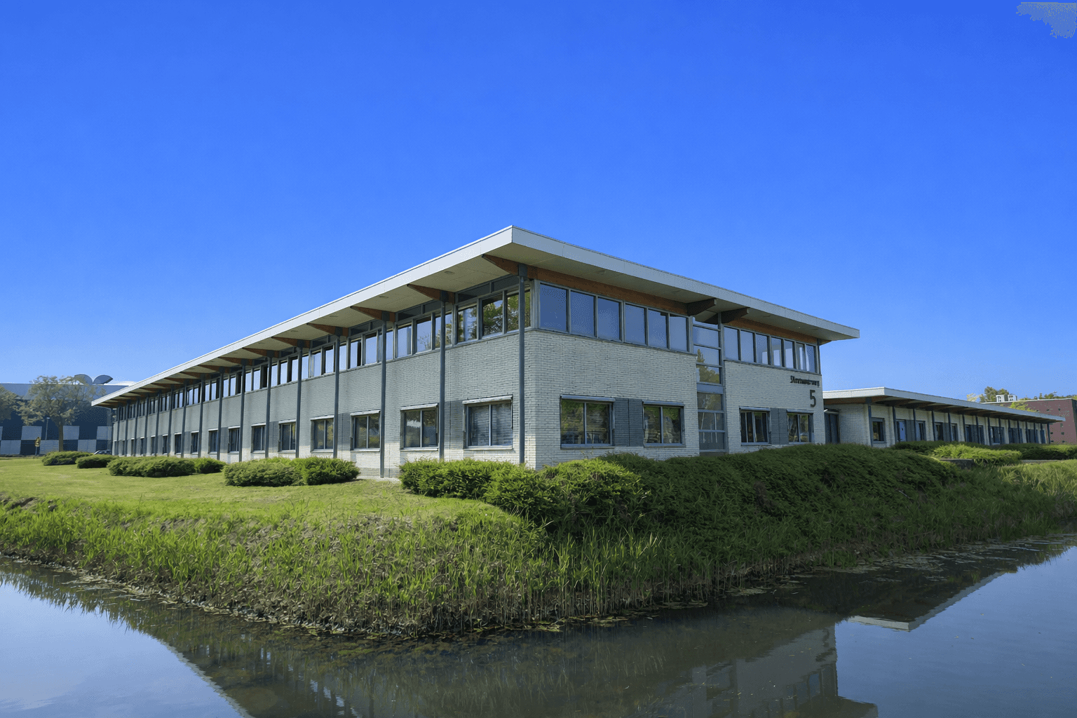 photography of people inside room during daytime
