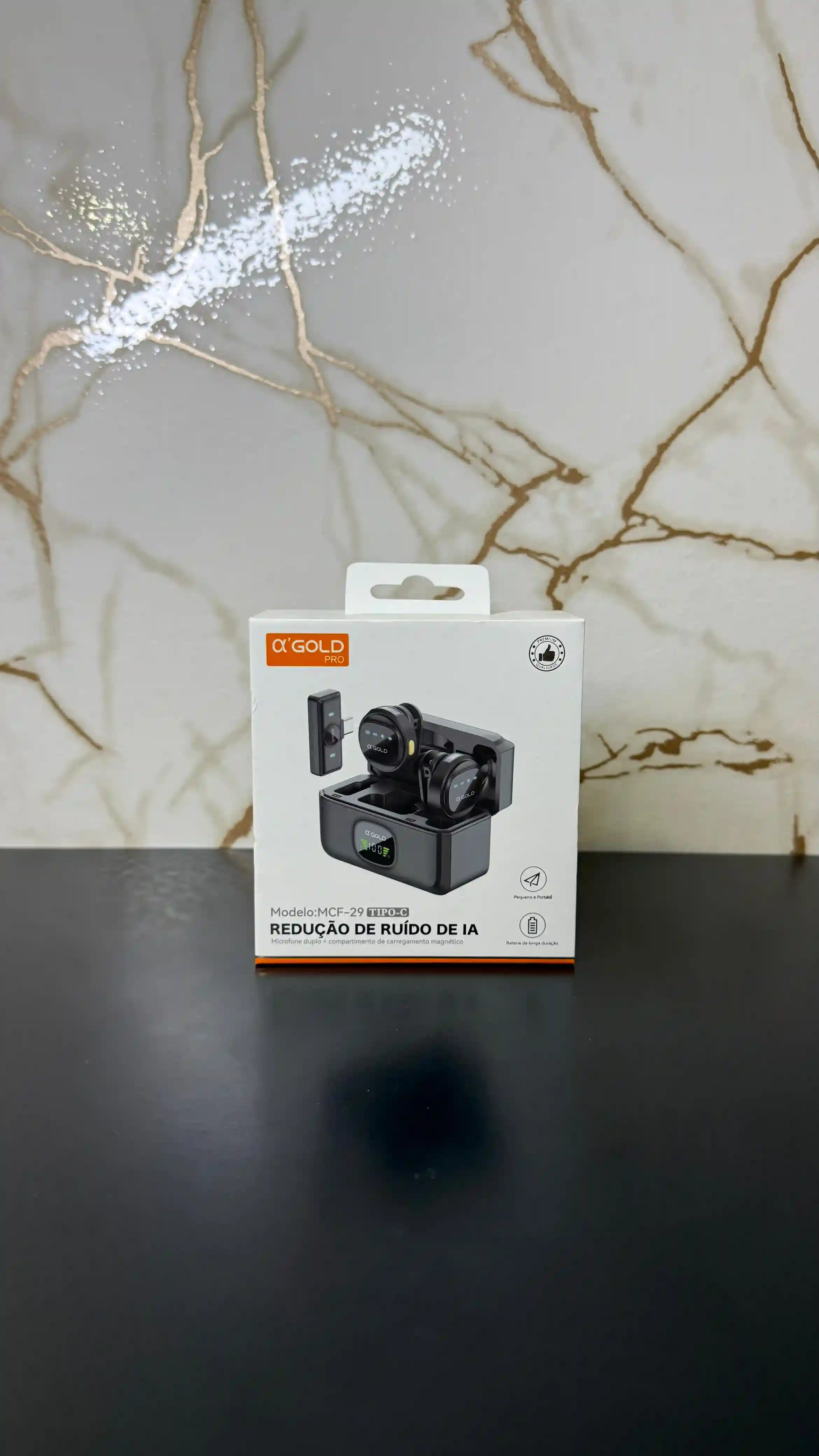 Caixa do Microfone α'GOLD PRO modelo MCF-29 Tipo-C com redução de ruído por IA, estojo de carregamento magnético e ícones de bateria de longa duração