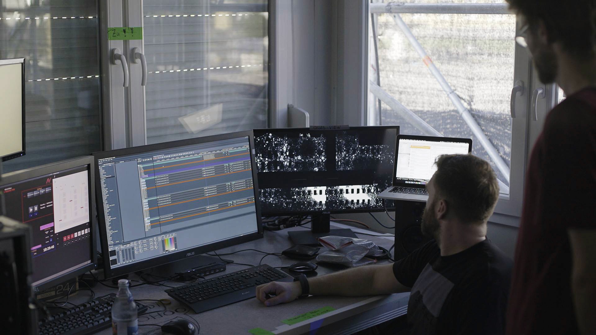 Transkutan - analogue architecture projection mapping