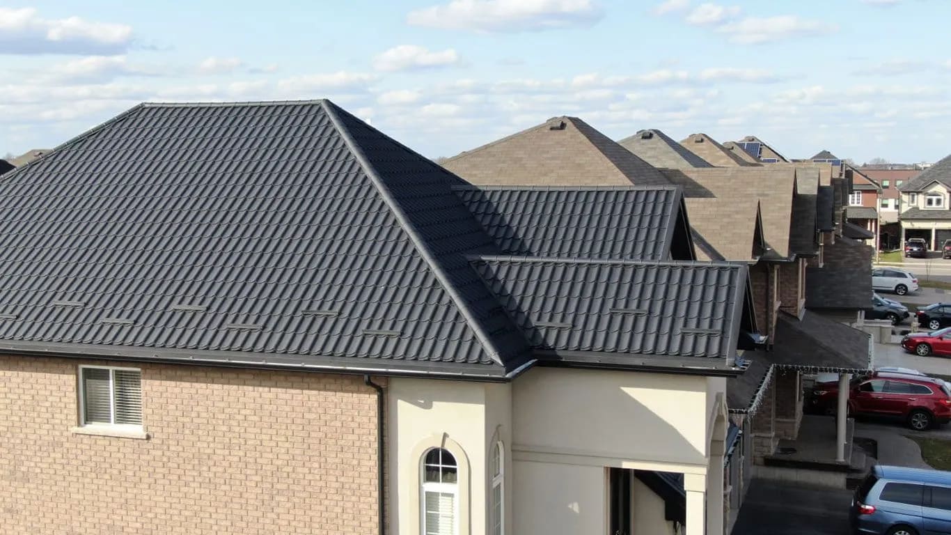 Metal roofing Mascouche - Quebec climate resistance