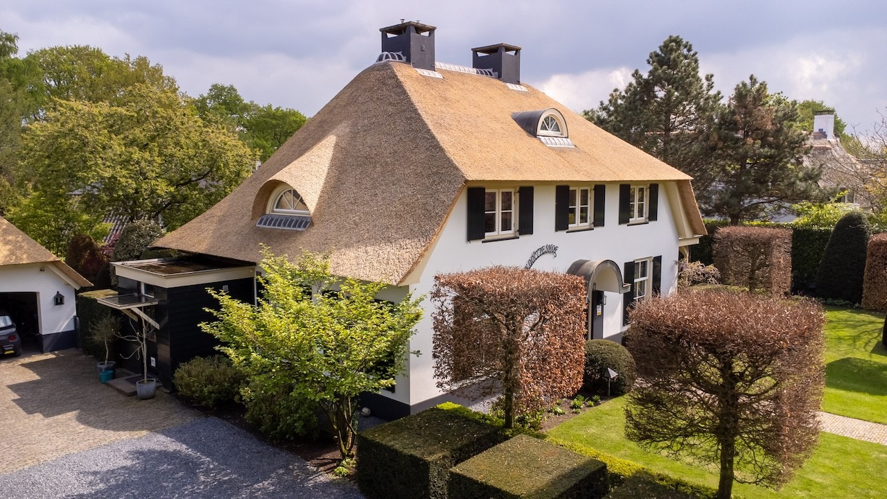 Overzichtsfoto van project Snelder Blaricum - Rietdekkersbedrijf van Dijk Putten