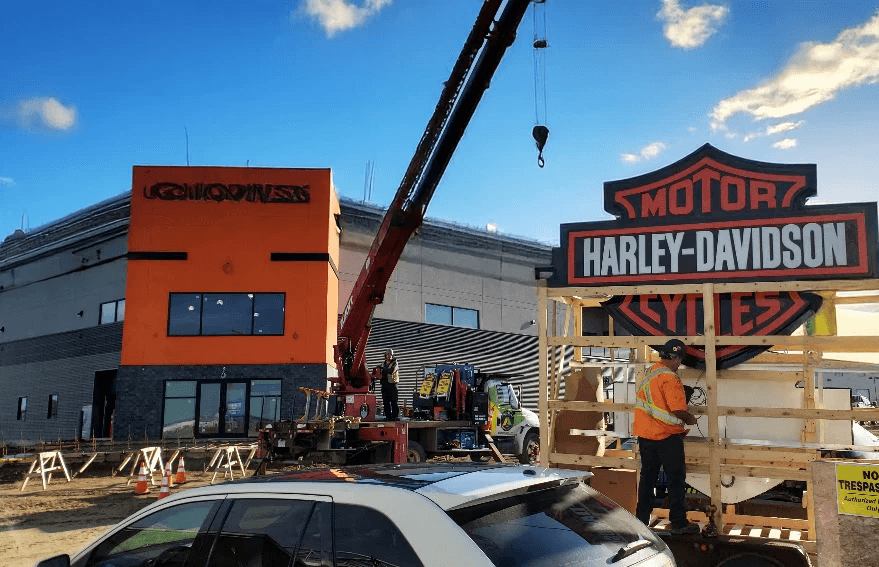 Dynamic picture of a cyclist riding downhill