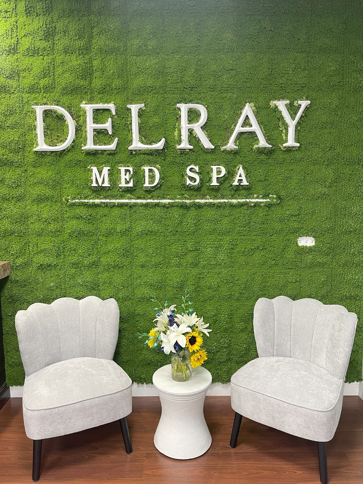 delray med spa lobby room