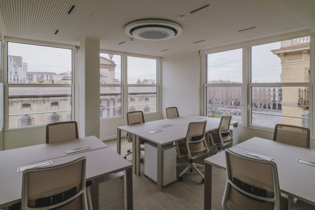 thi-cong-van-phong-tron-goi