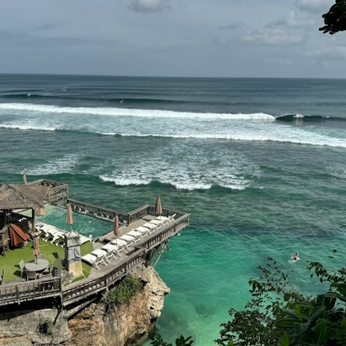 Uluwatu Temple, Kecak Fire Dance & Suluban Beach: Guided Tour + Transfer