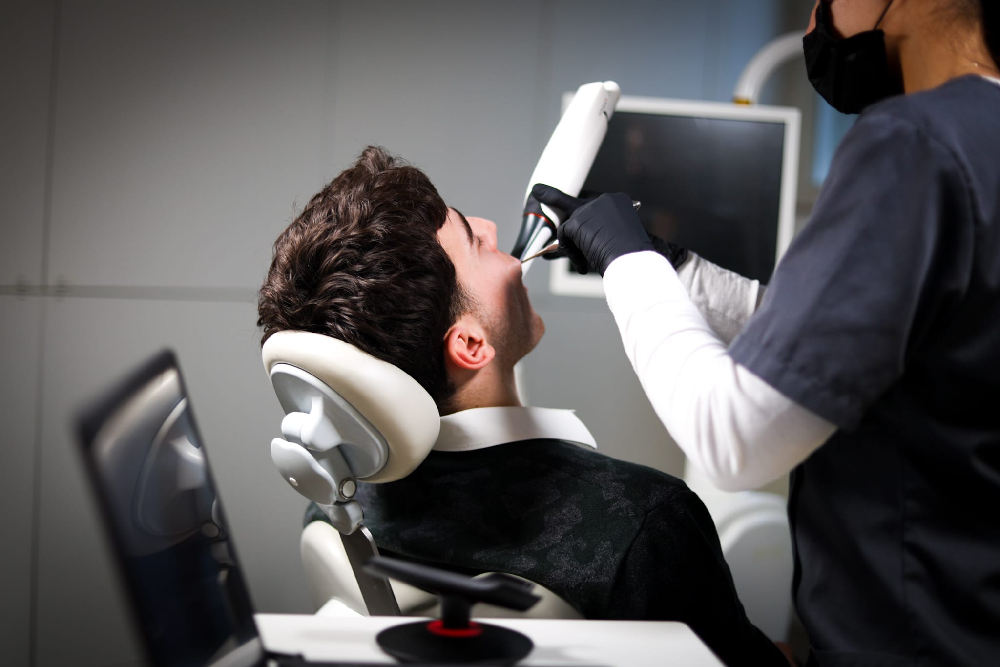 Behandlung eines Patienten mit einem 3D-Scanner