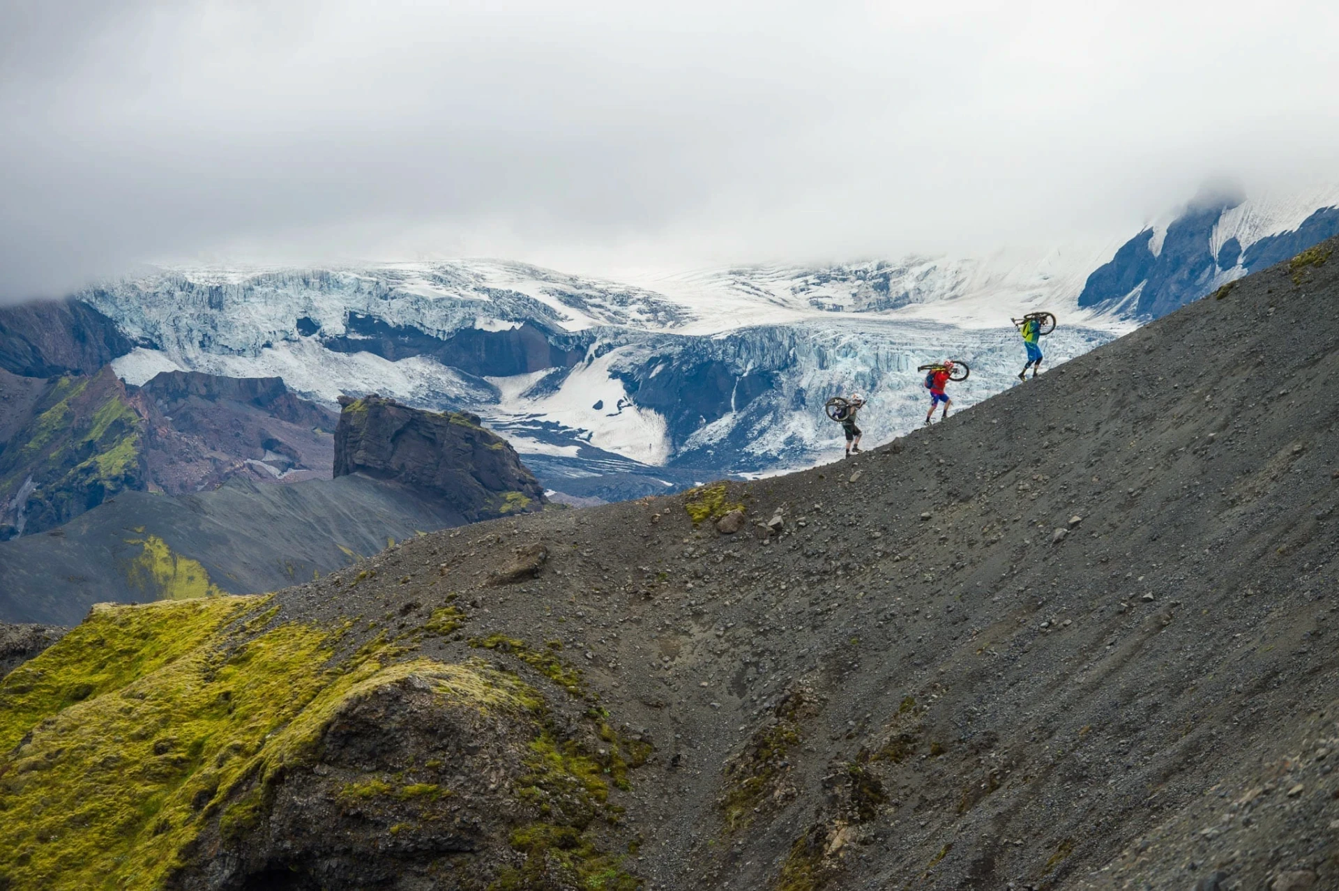 Carring MTB over mountains