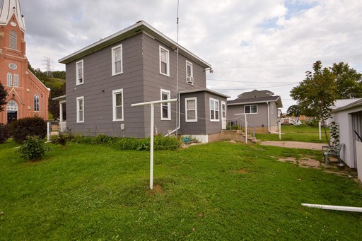 Photo 12 of 610 E Dewey Street, Cassville