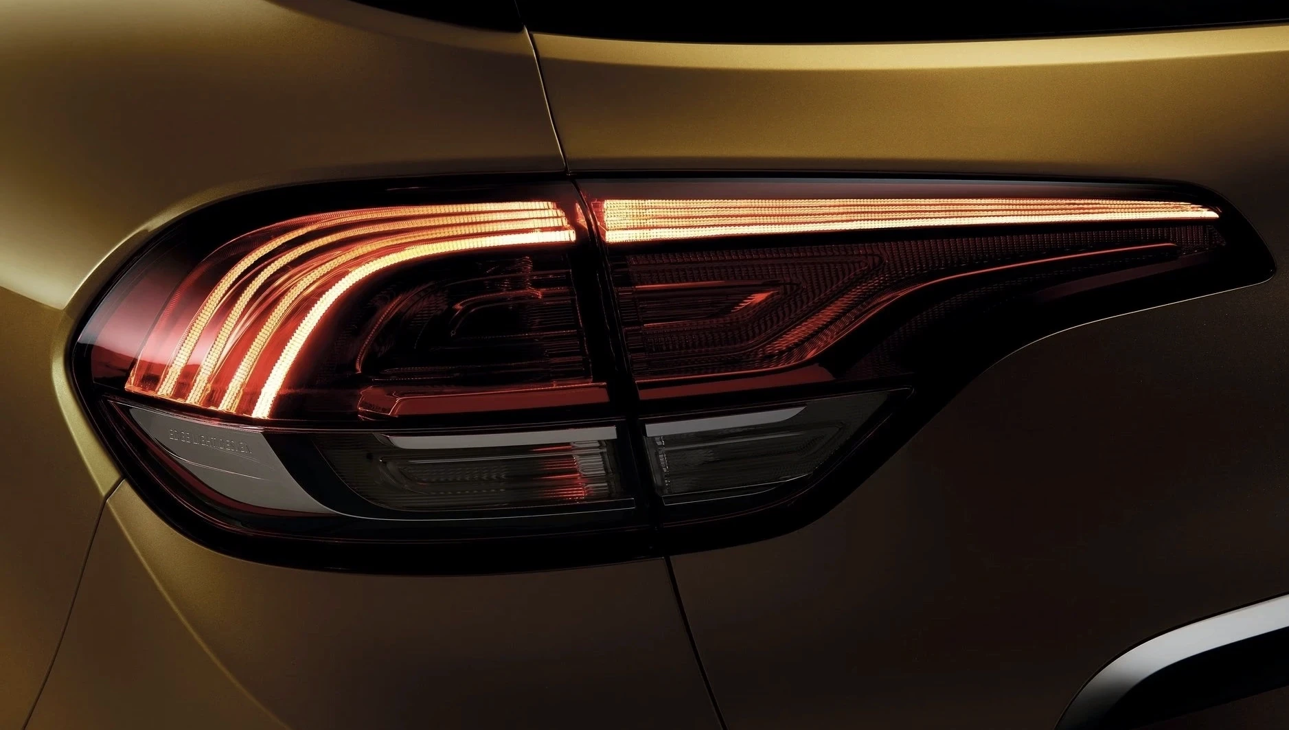 Scenic IV detail light final car