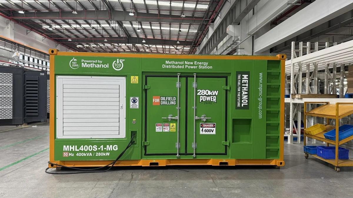 Synthetic fuel production facility powered by renewable energy