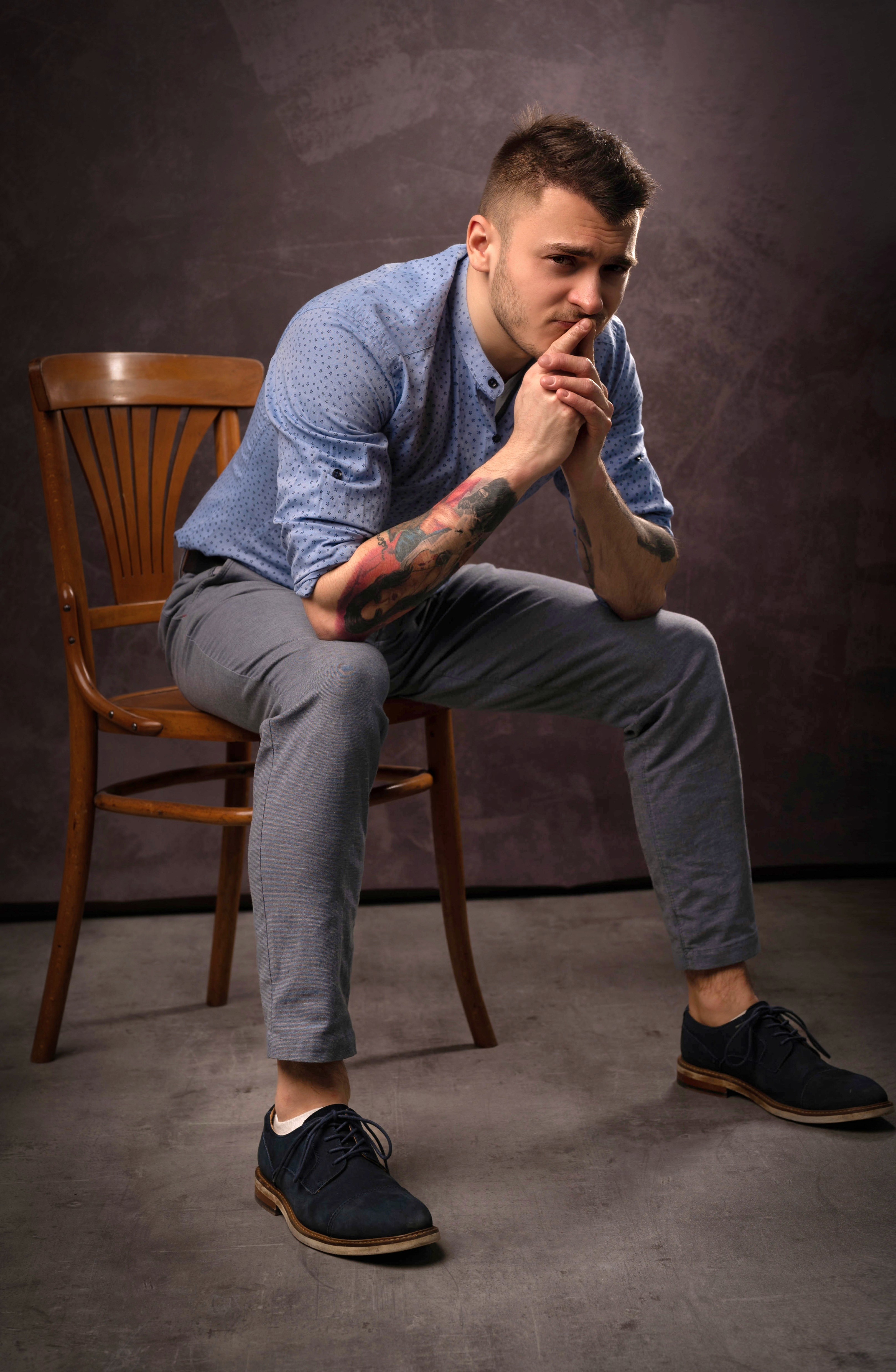 Alan Borys występujący na scenie