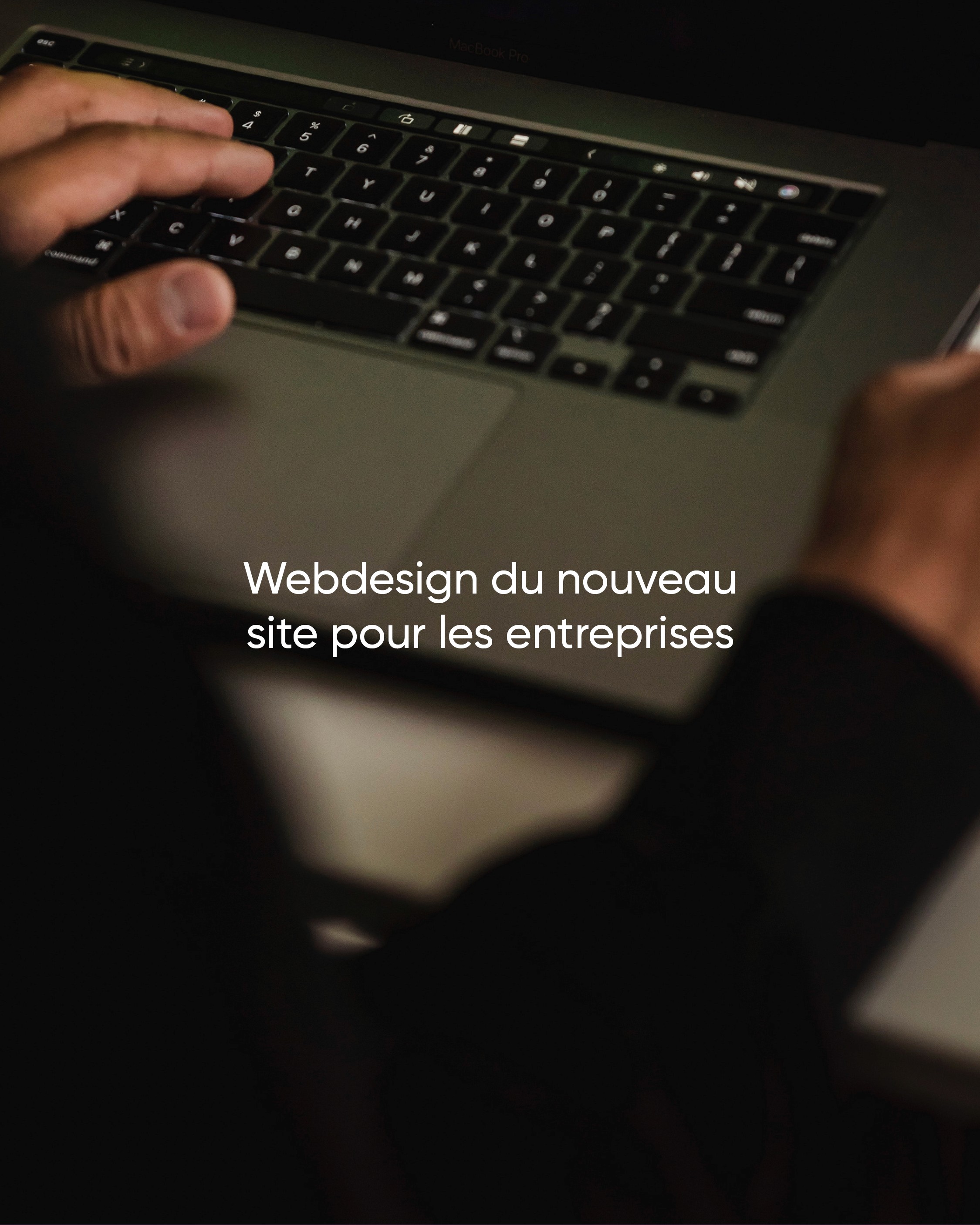 Partial view of a black smartphone screen against a purple gradient backdrop, displaying the “Circular” app icon (rounded square with a purple-pink pill logo) next to the Mail app icon, with the time reading 9:41.