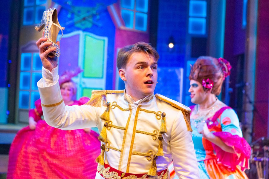 Cinderella The Rock N Roll Panto New Wolsey Theatre