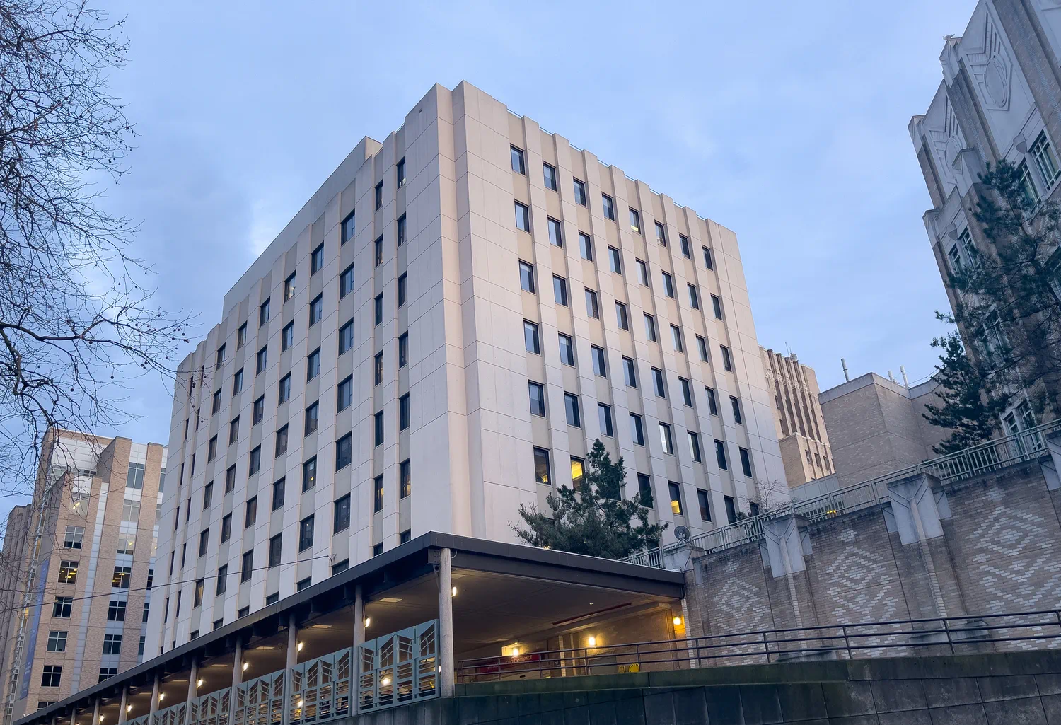 A seattle hospital at night