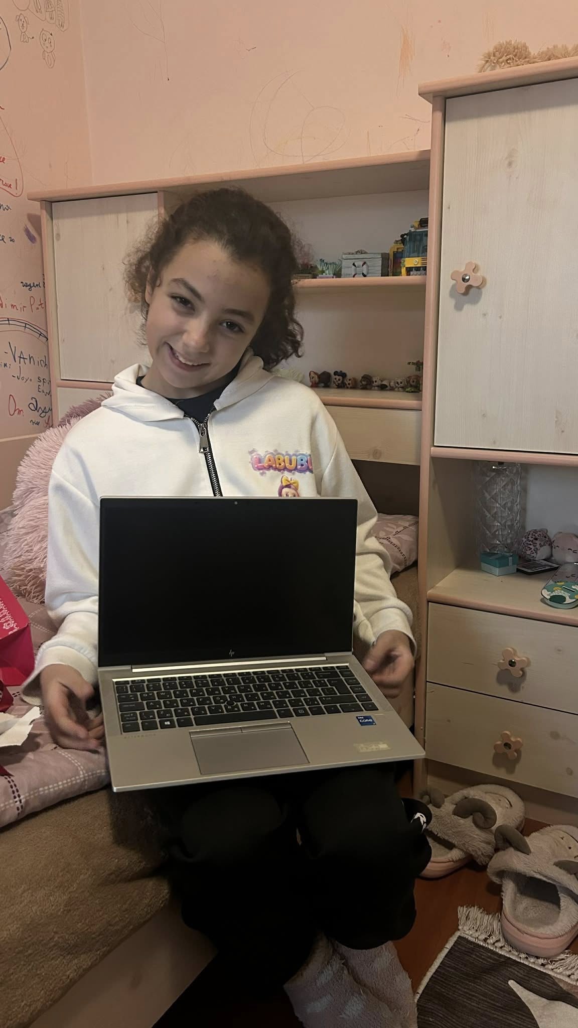 Подкрепа за мама Радослава и дете Мария 