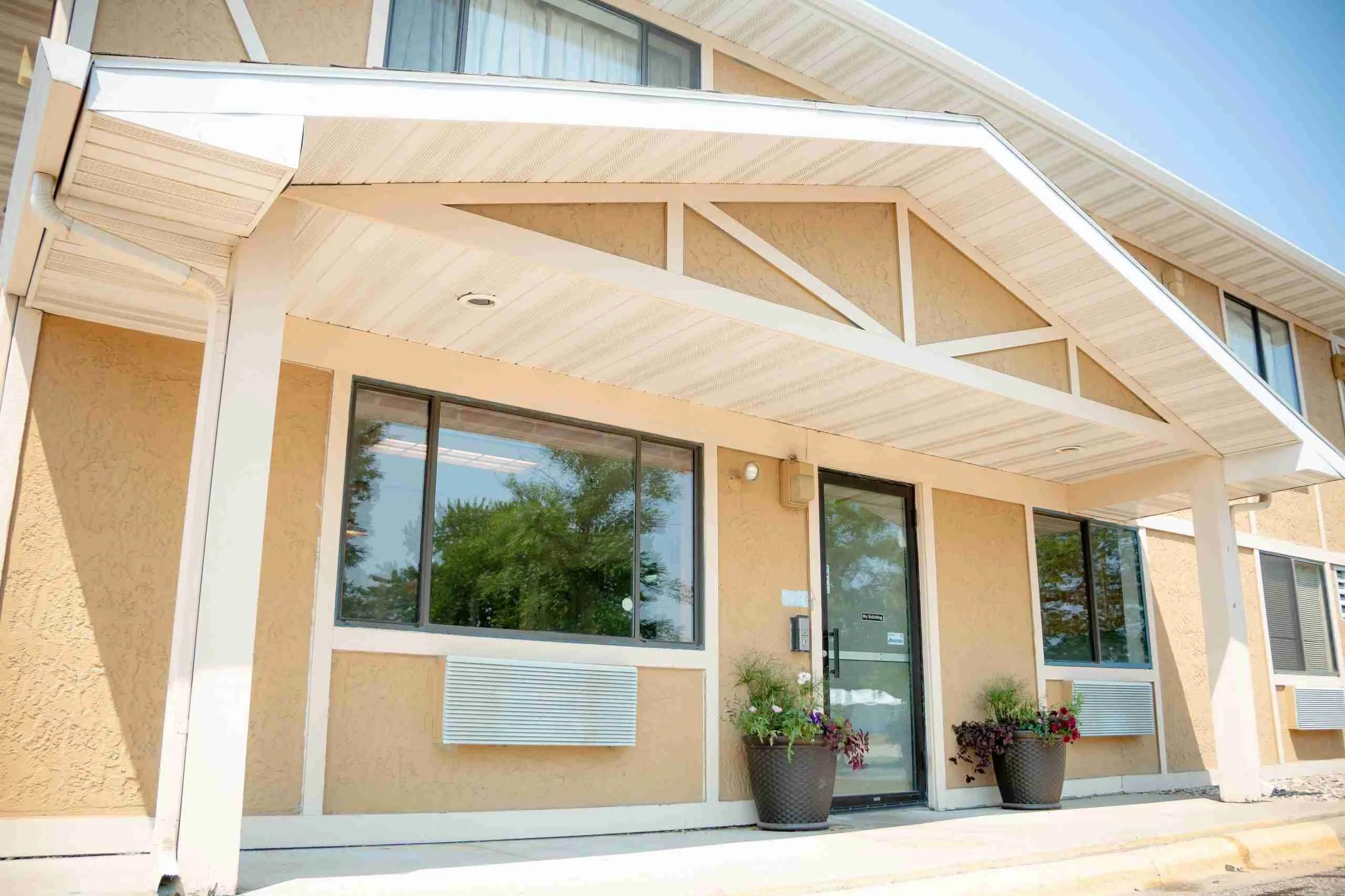 The front entrance of Prairie Ridge Inn, Long Prairie, Minnesota