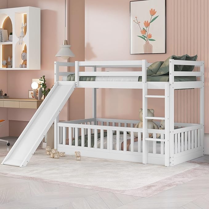 Optimize your space with the bunk bed with floor bed, perfect for work or relaxation.