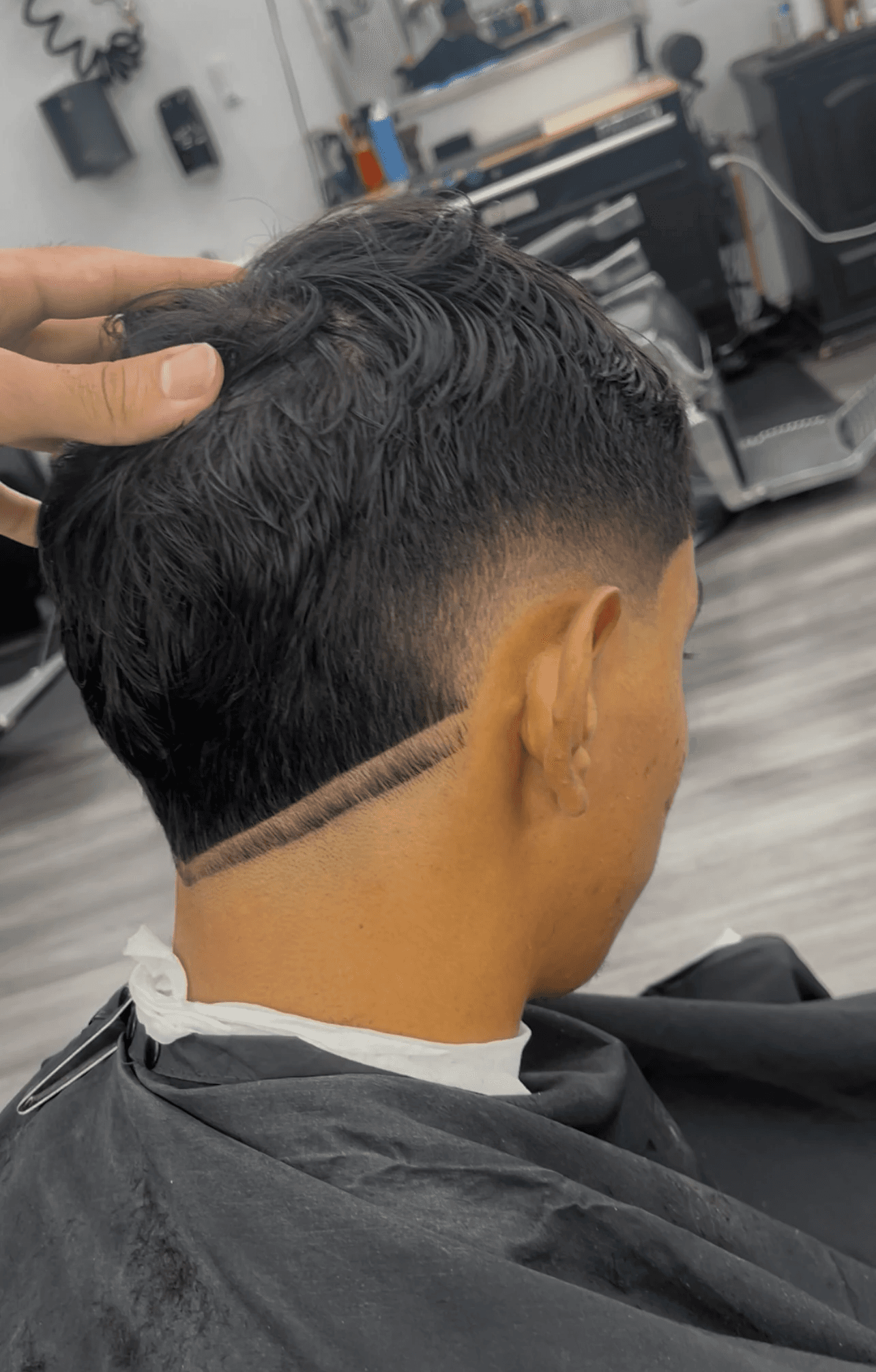 Berto_FadezofGlory_Barbershop1