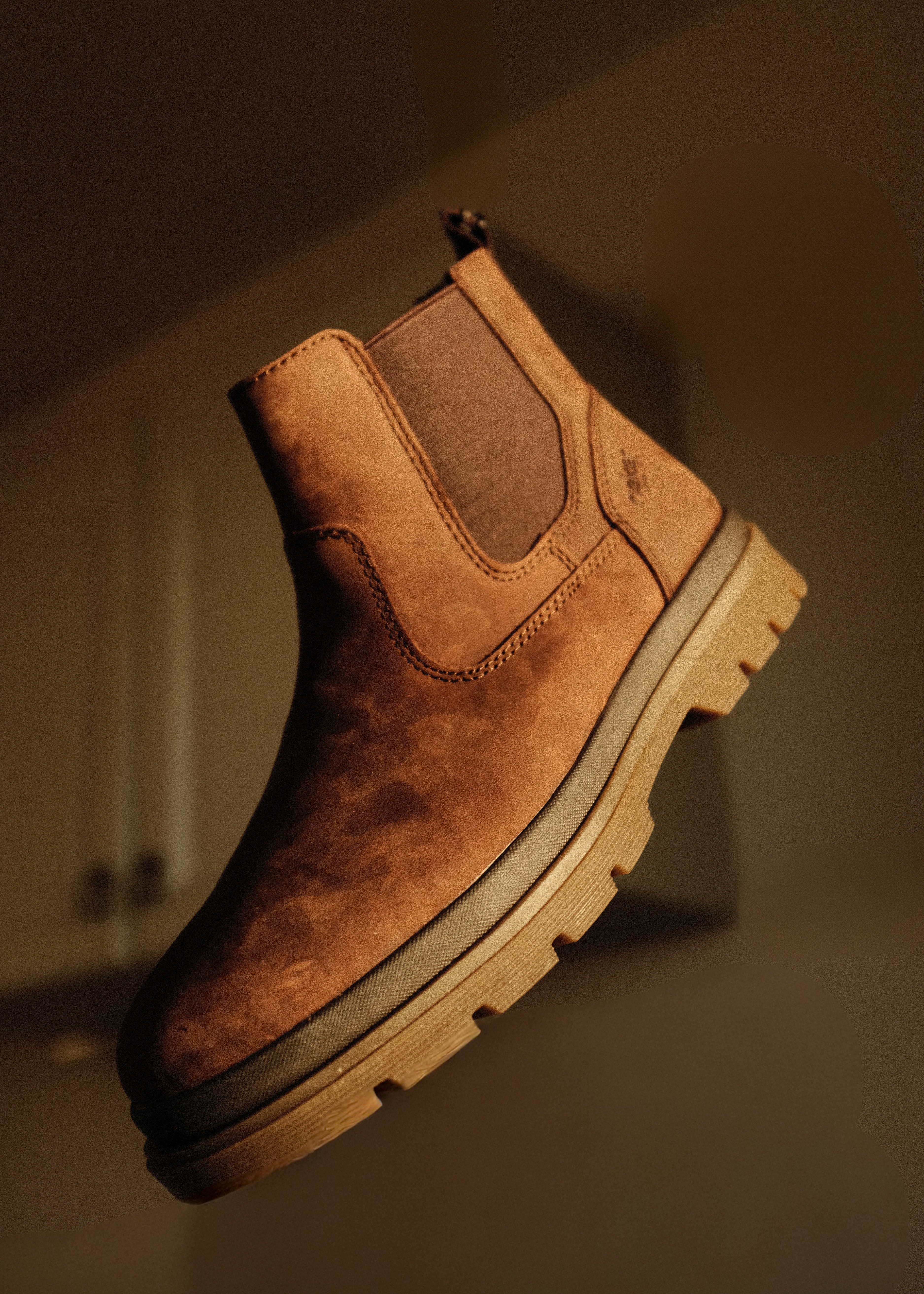 Contemporary villa with large glass windows at sunset, Glassline Living