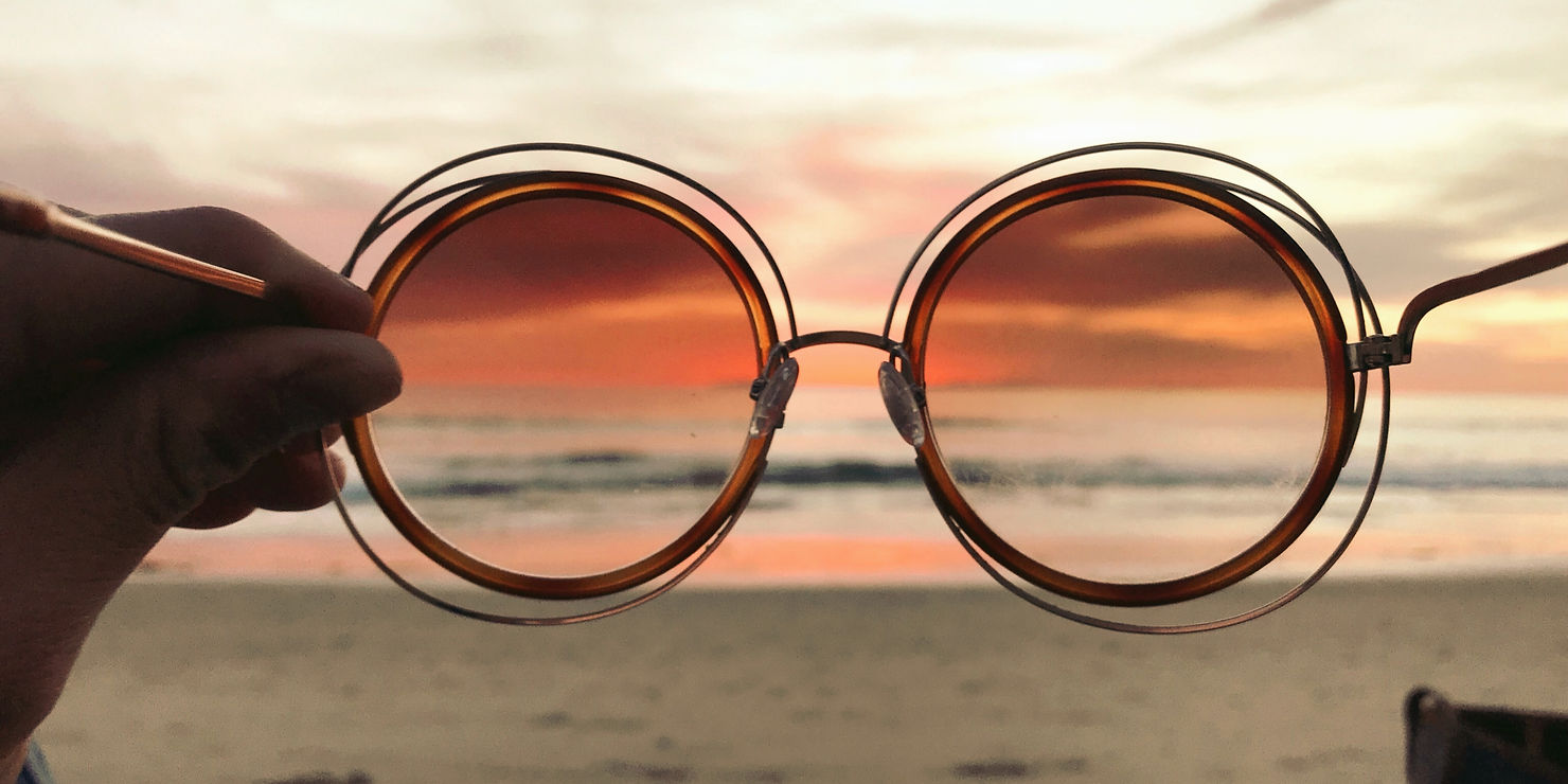 Achieving clarity in AI project pricing is like seeing a vibrant sunset through the right lens.