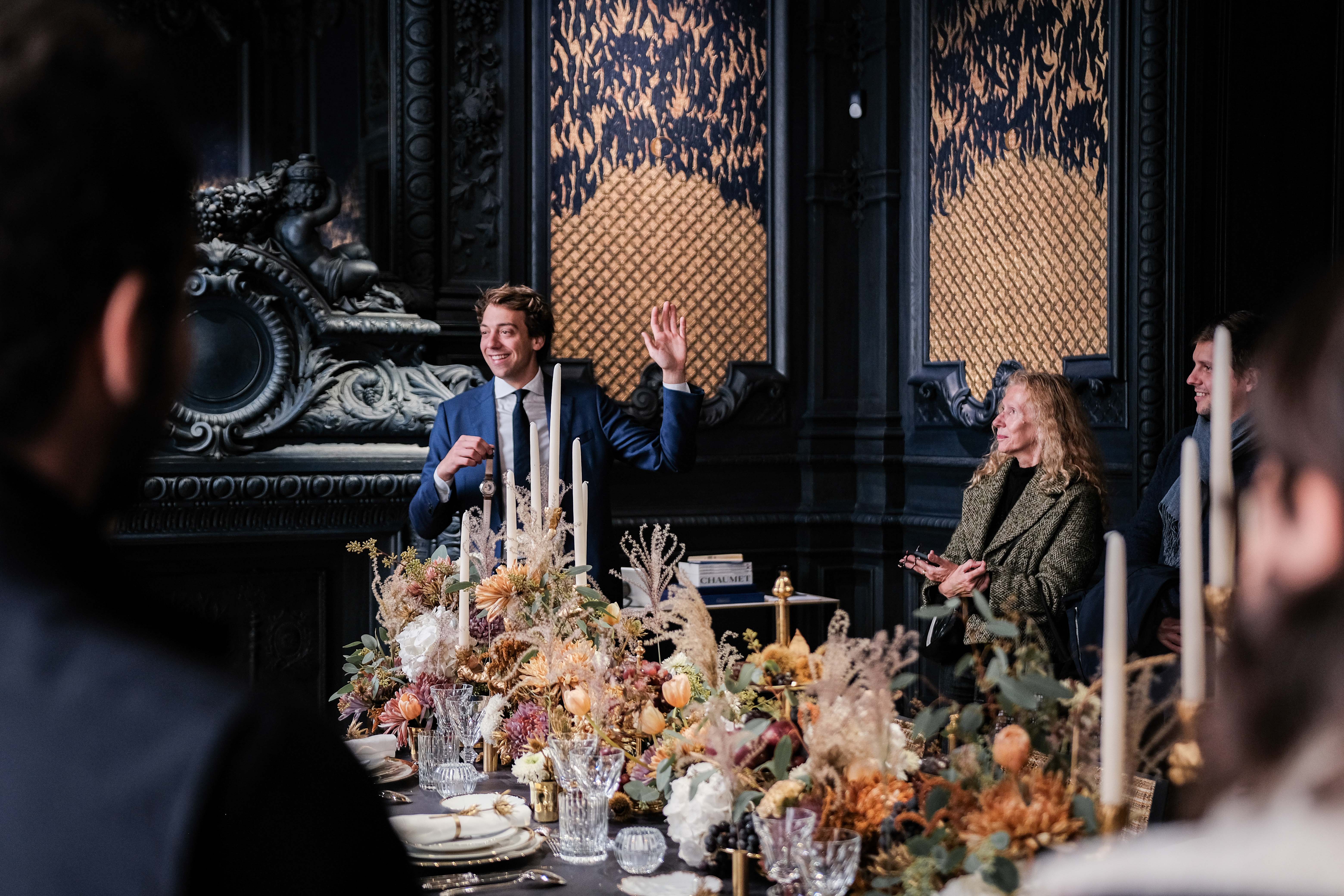 Levitation of a crown for Chaumet