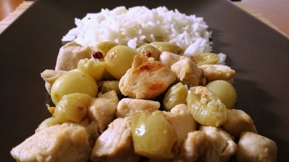 Pollo all'uva con riso basmati