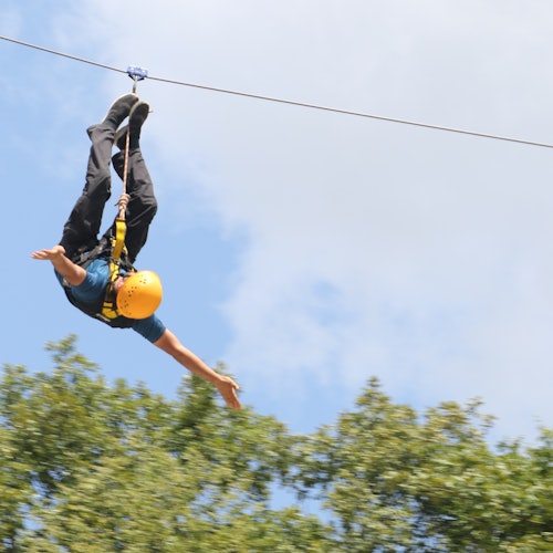 Pakikipagsapalaran sa Zipline