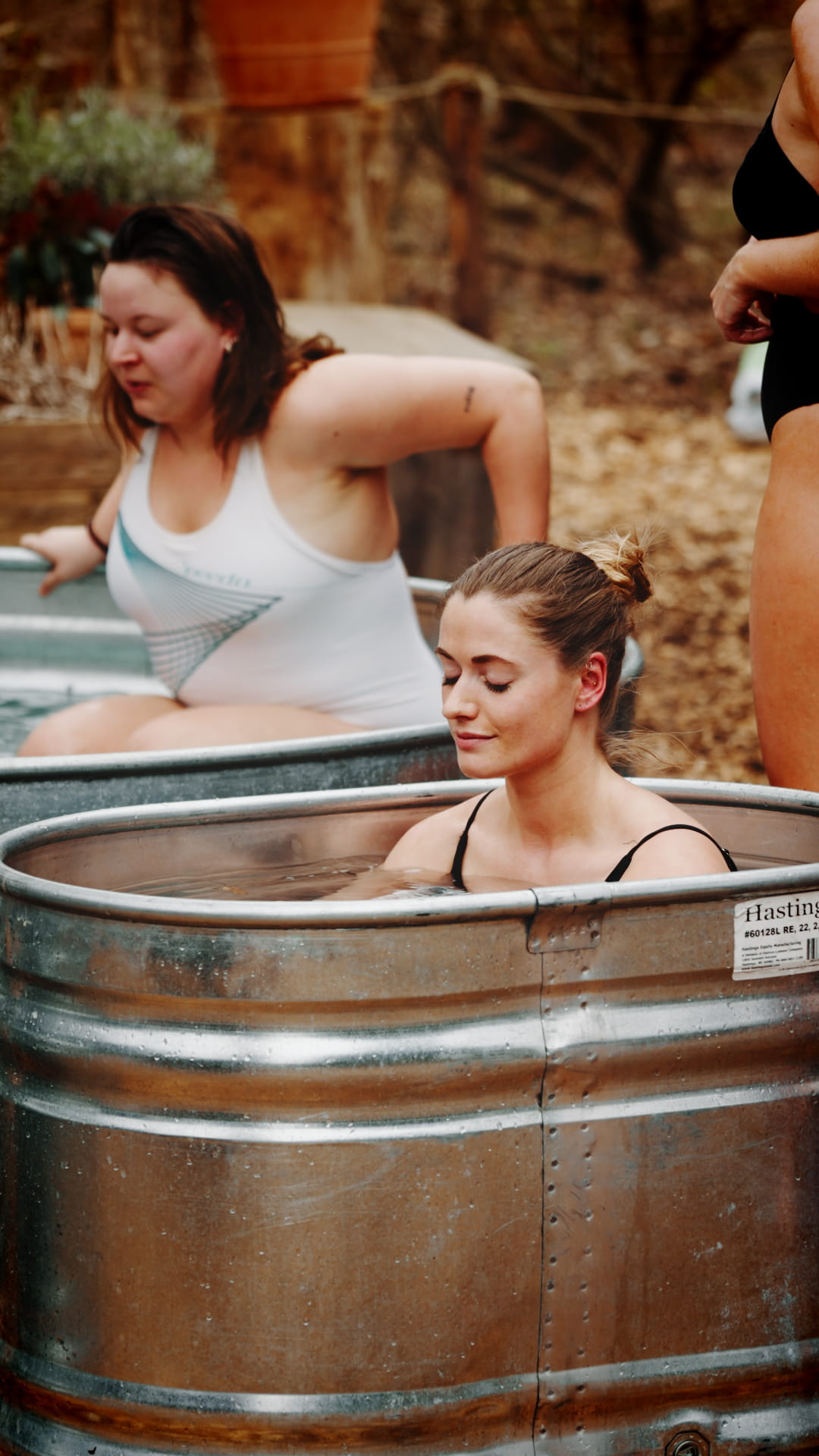A woman having a cold bath in Banegaarden
