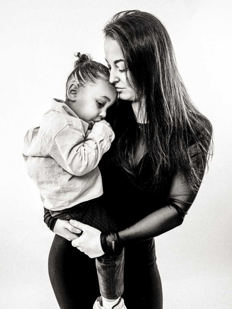 Rituel photographique — portrait artistique — confiance en soi — estime de soi — image de soi — fragment photographique — relique intime Maison Elion — photographe Seine-et-Marne 77 — portrait bespoke sur mesure — timeless photography France — photographie de rituel en France — portrait de luxe — image rare et significative