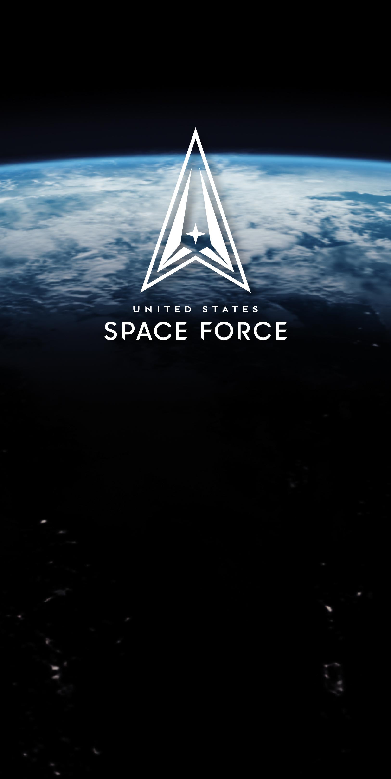 Batch.Works logo over a photo of a box of 3D printed objects