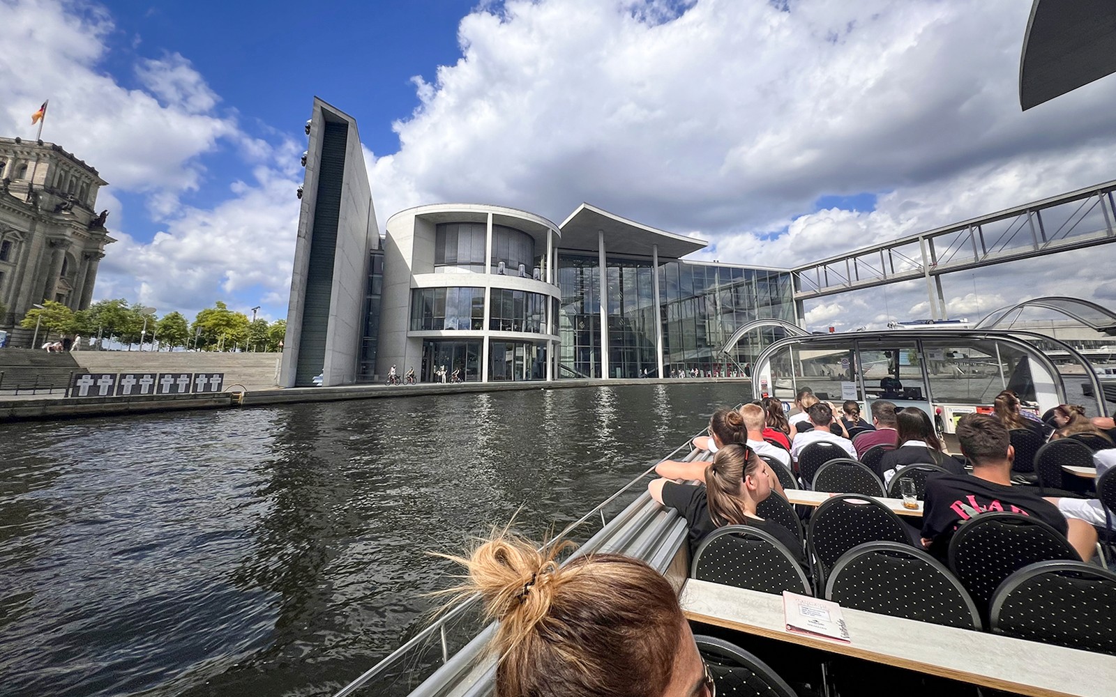 בית מארי-אליזבת-לידרס כפי שנראה מסירה במהלך שייט תיירים בברלין.