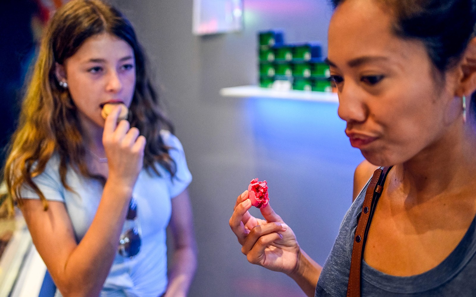Degustação de macarons no Secret Food Tour perto de Notre Dame, Paris.