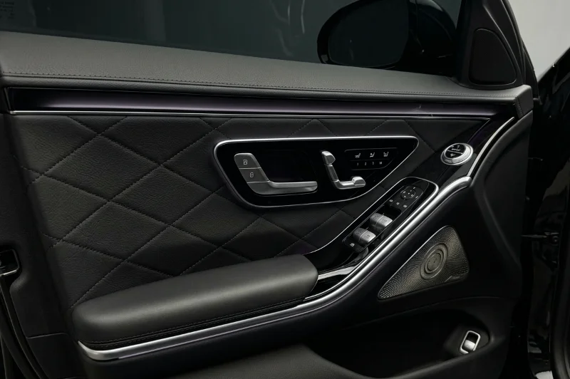 Mercedes S-Class cabin door panel