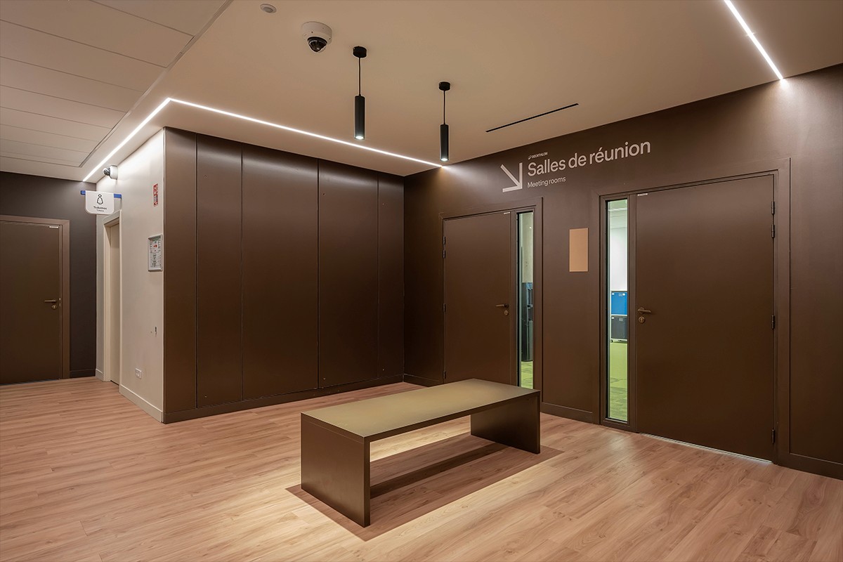 sas d'entrée openspace decathlon upline  — photographie architecture intérieure Lille Nord | Anteale Yann Manac’h 2025