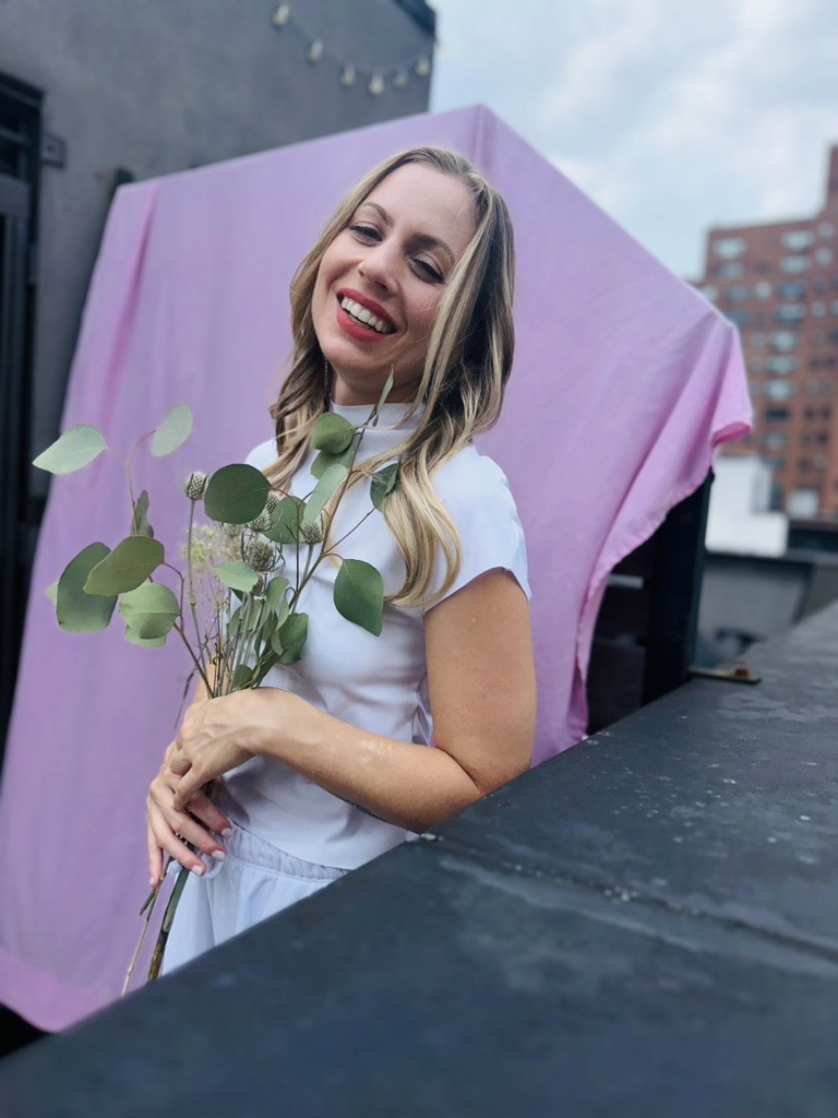 Kelsey, a qualified supervised visitation monitor helping parents connect with their kids