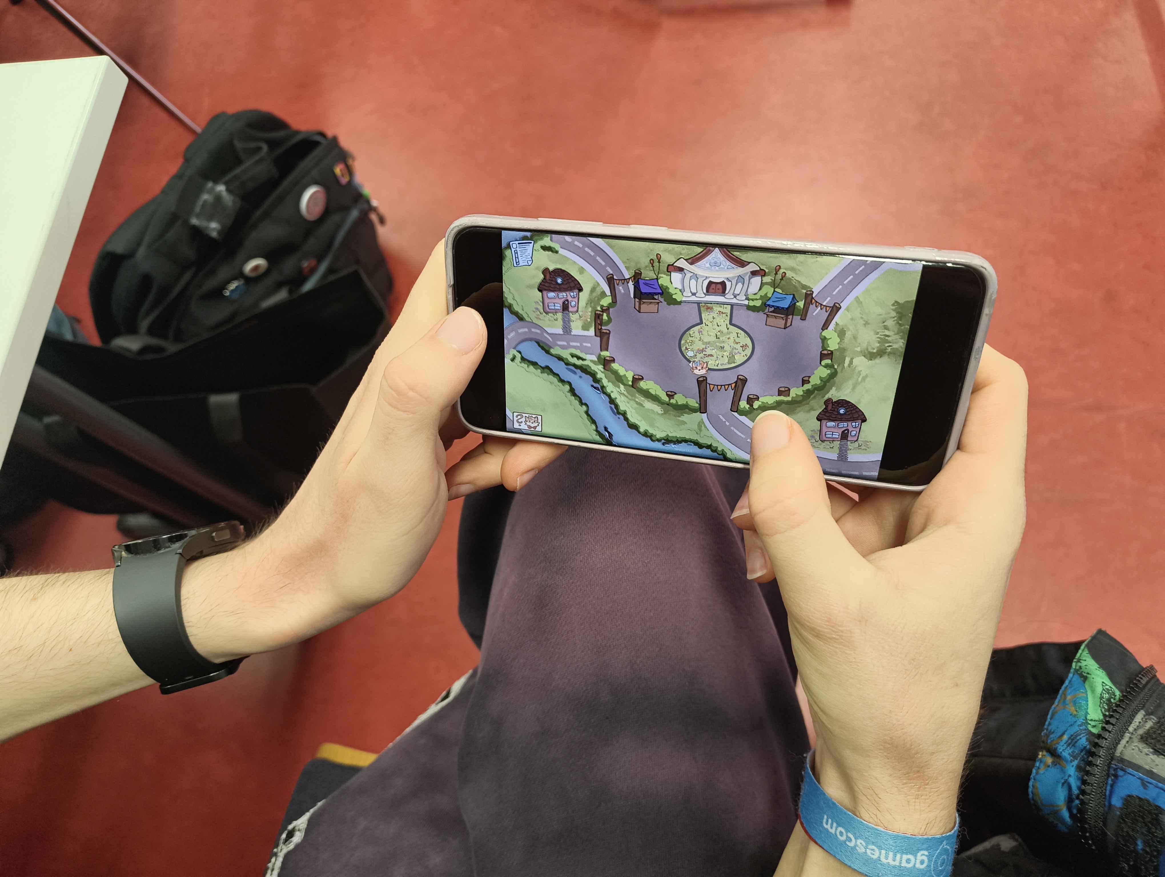 Carl und Cari Trubel in Tierstadt mobile app in use