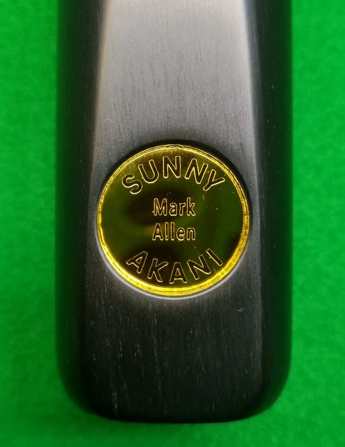 sunny akani cue for professional snooker player mark allen