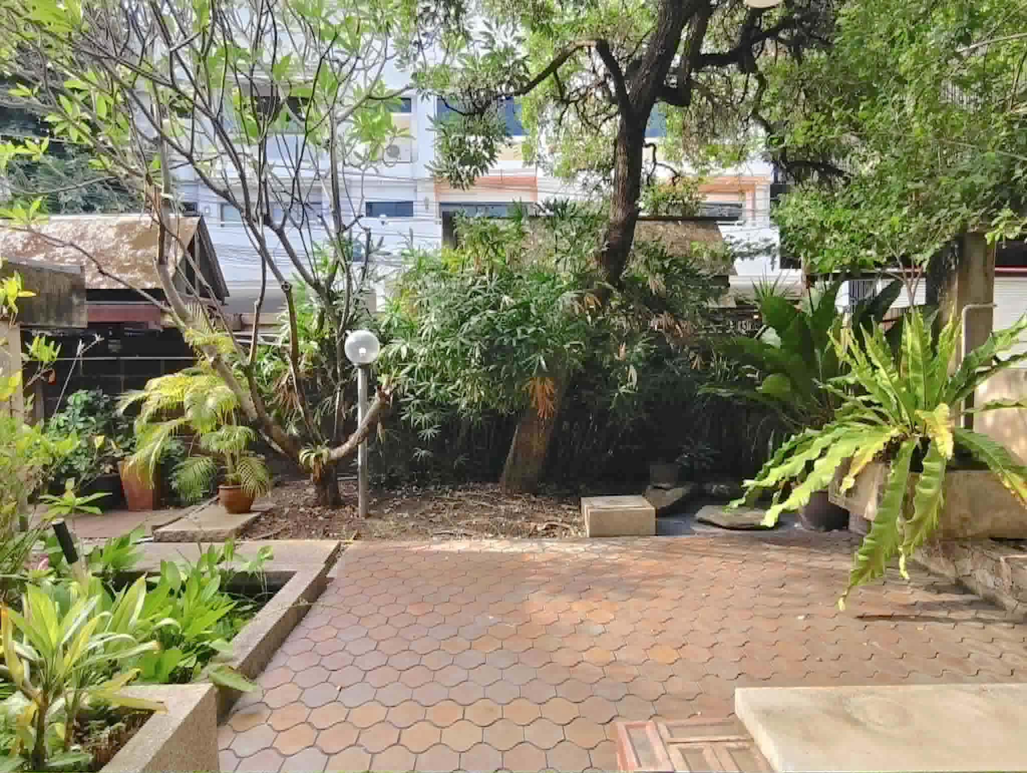 2 Bedroom Pet-Friendly House Phrom Phong 5