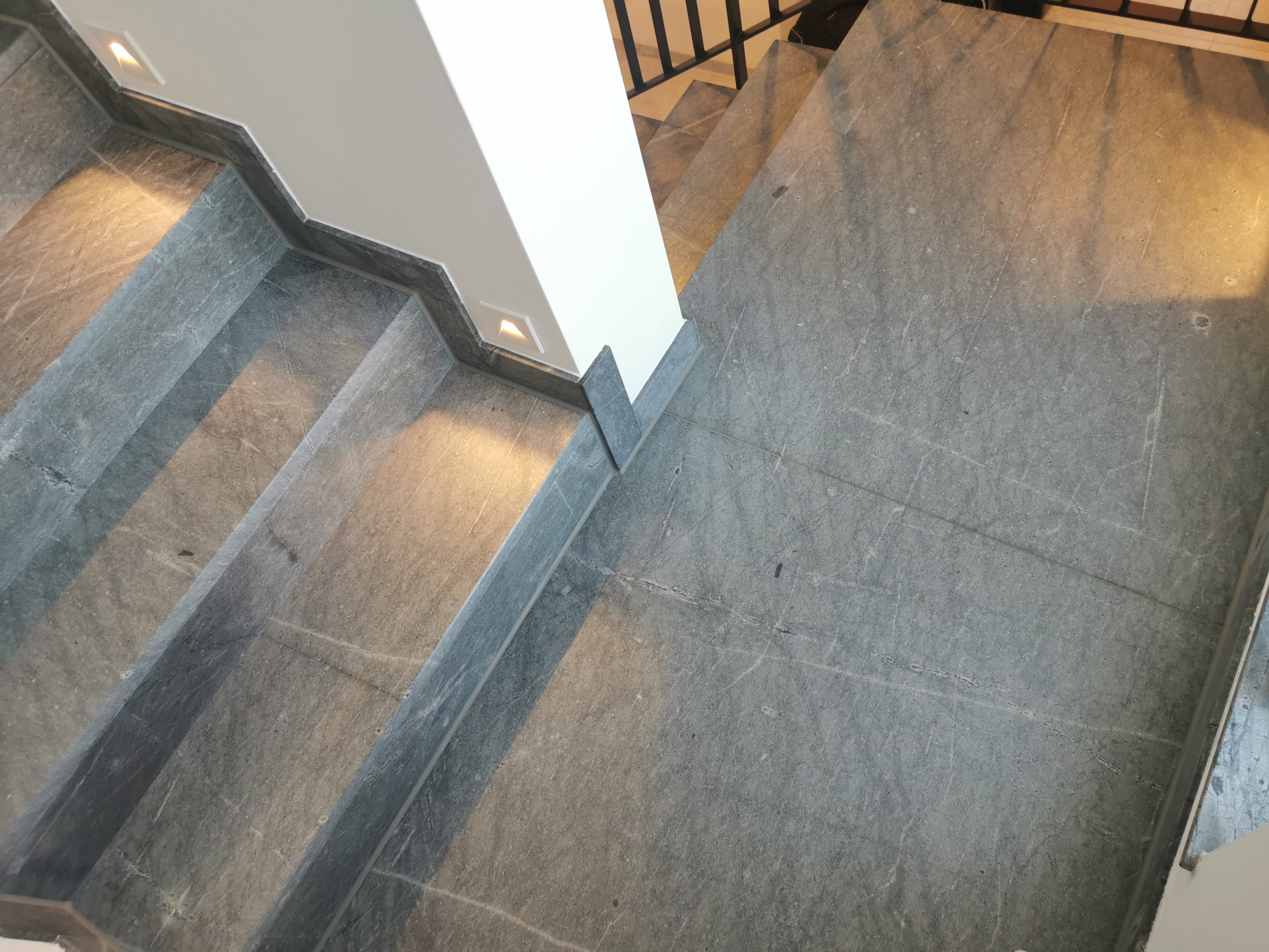 Bodenbelag Weikert und Maier