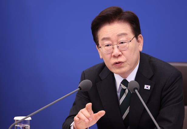 이재명 대통령이 28일 청와대에서 열린 제18회 국무회의 겸 제6차 비상경제점검회의에서 발언을 하고 있다. 2026.4.28 ⓒ 뉴스1 허경 기자